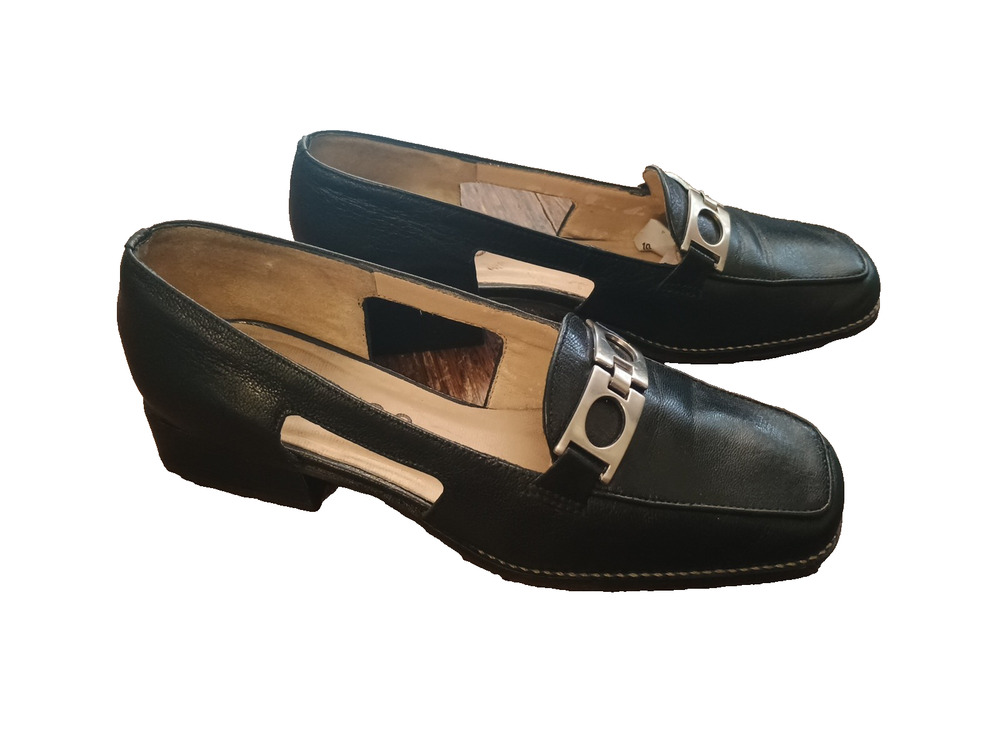 Unisa Vtg leather Black loafers buckle Cut out sides 1" heel 5.5